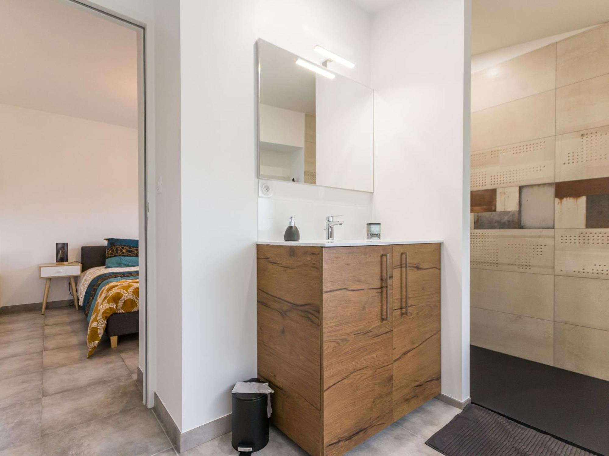 Maison Calme, Renovee, Proche - 3 Chambres, Terrasses, Jardin, Petanque, Stationnement Prive - Fr-1-306-1208 *